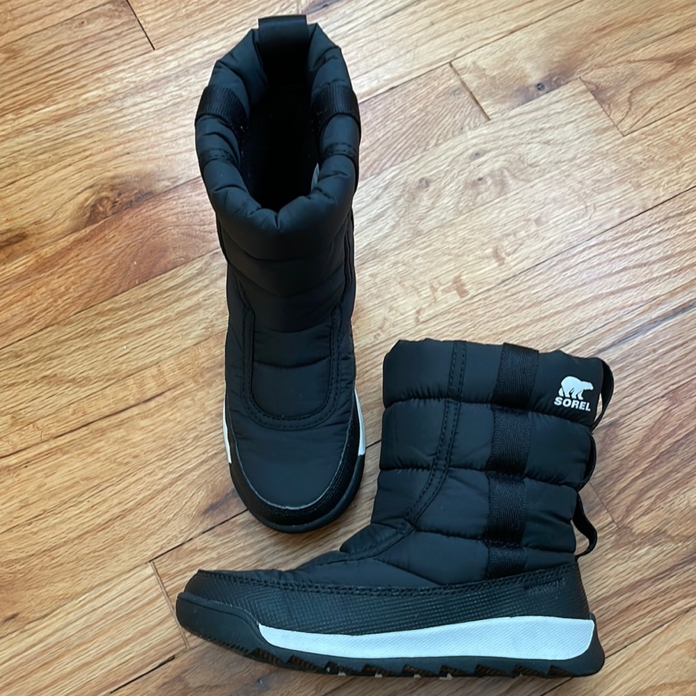 Gently worn sorel boots size 1 - Whitney puffy mid boot